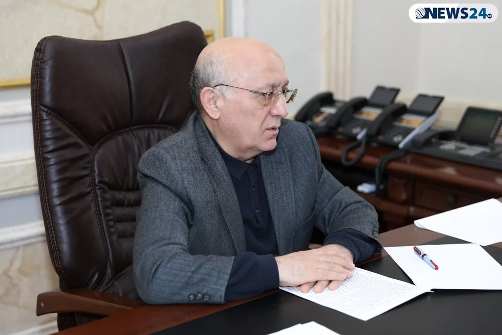 “Hər əlində təsbeh tutub, başına əmmamə qoyana...” - Mübariz Qurbanlı – MÜSAHİBƏ - FOTOLAR