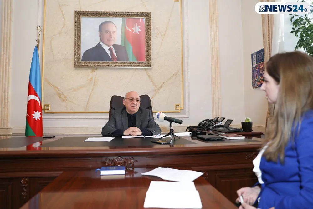 “Hər əlində təsbeh tutub, başına əmmamə qoyana...” - Mübariz Qurbanlı – MÜSAHİBƏ - FOTOLAR