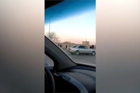 “Mercedes” TIR-a çırpıldı - VİDEO