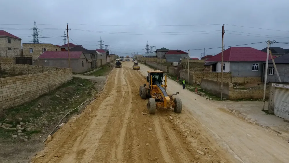 Abşeronda 17 küçə - TƏMİR EDİLİR - FOTO