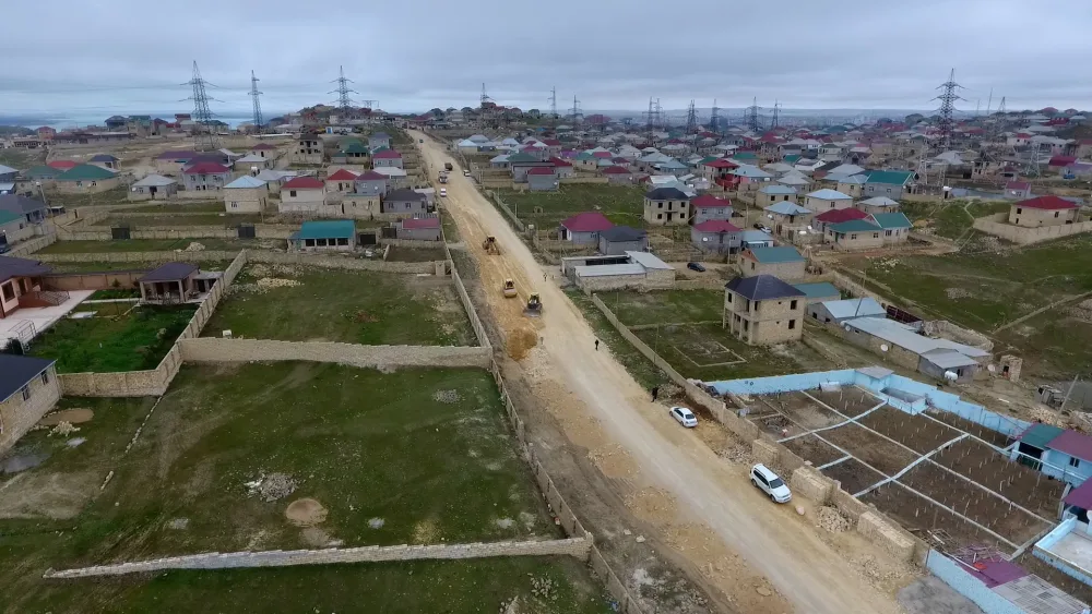 Abşeronda 17 küçə - TƏMİR EDİLİR - FOTO