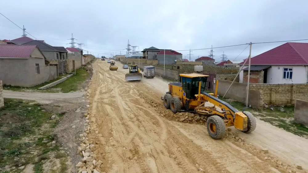 Abşeronda 17 küçə - TƏMİR EDİLİR - FOTO
