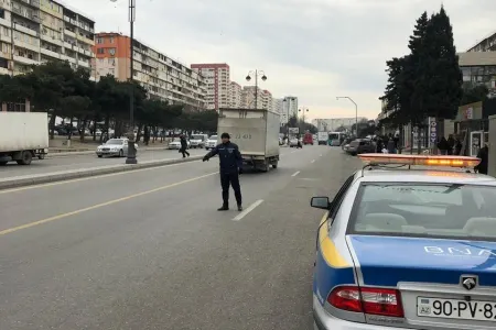 Avtobusların hərəkətinə mane olan parklanma - ARADAN QALDIRILDI - FOTO