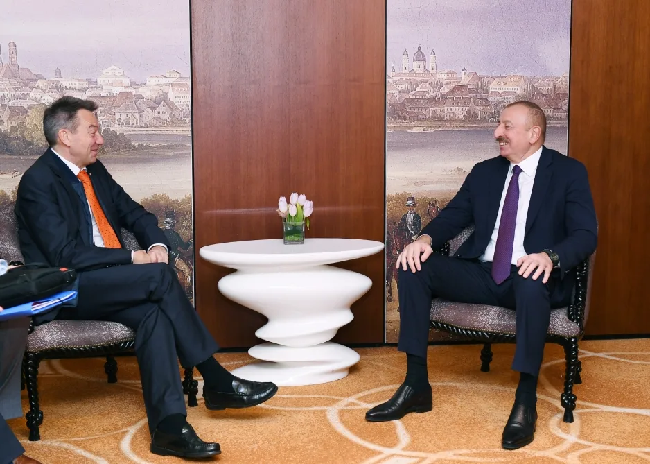 İlham Əliyev Dilqəm Əsgərov və Şahbaz Quliyevdən - DANIŞDI