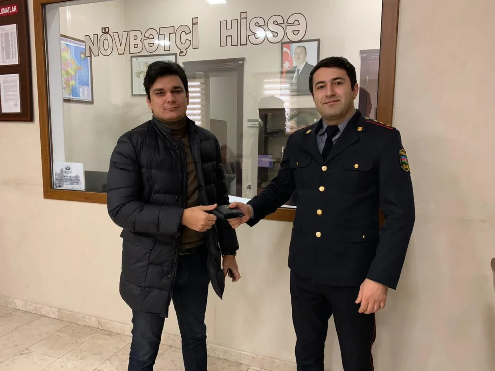 Bakıda yerdən 980 manat - TAPILDI - FOTO