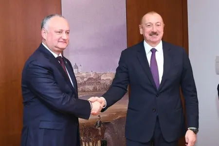 İlham Əliyev Moldova Prezidenti ilə görüşdü - Foto
