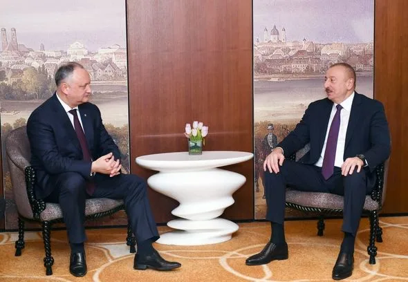 İlham Əliyev Moldova Prezidenti ilə görüşdü - Foto