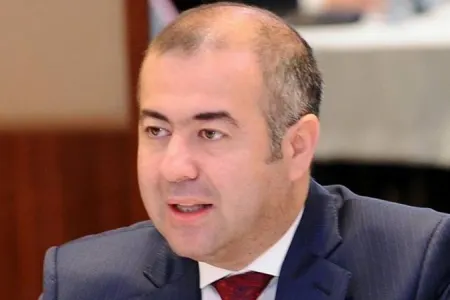 "Bəzi namizədlər cəmiyyəti çaşdırır" - Rövzət Qasımov