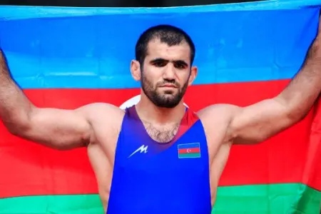 Cəbrayıl Həsənov bürünc medal qazandı