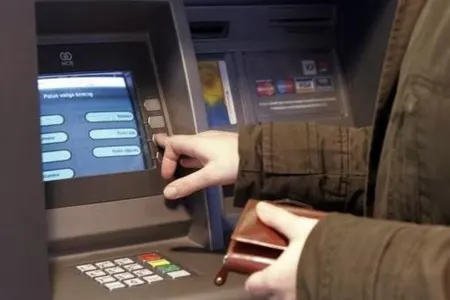 Pensiyaçıların kartından - PUL OĞURLANDI