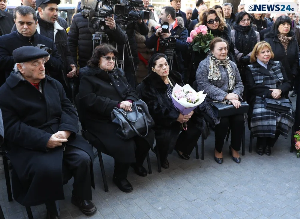 Vasif Adıgözəlovun barelyefi - AÇILDI- FOTOLAR