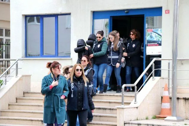 Türkiyədə azərbaycanlı qadınlar saxlanıldı - İş adıyla gedib..- - FOTOLAR