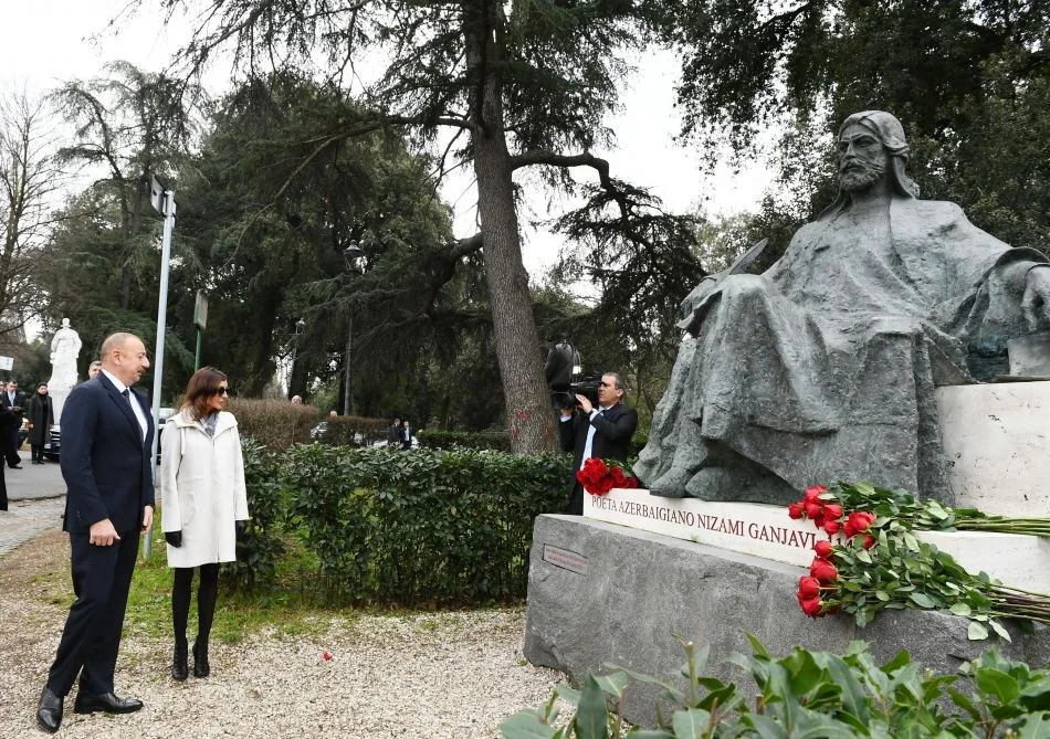 İlham Əliyev Romada Nizami Gəncəvinin abidəsini - ZİYARƏT ETDİ