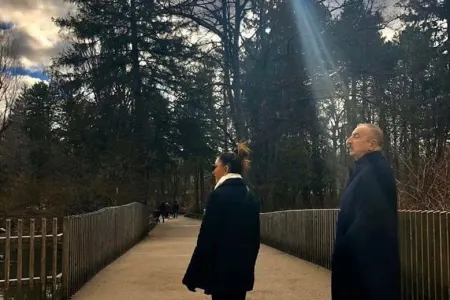 İlham Əliyev ailəsi ilə Romada şəhər gəzintisində - FOTOLAR