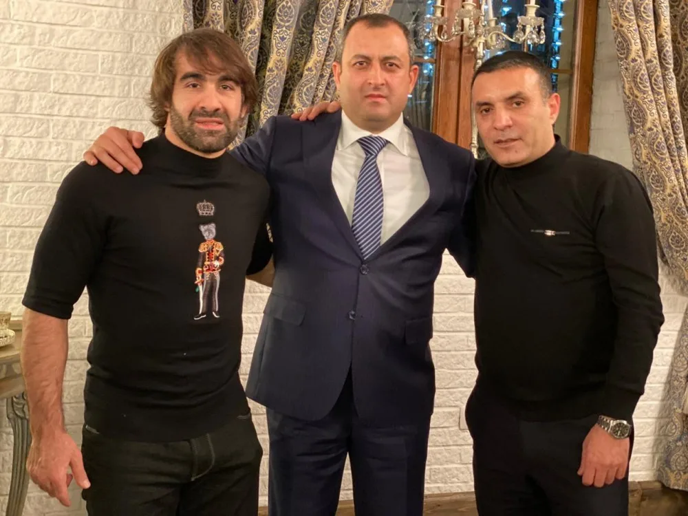Məşhurlar Adil Əliyevi belə təbrik etdilər
