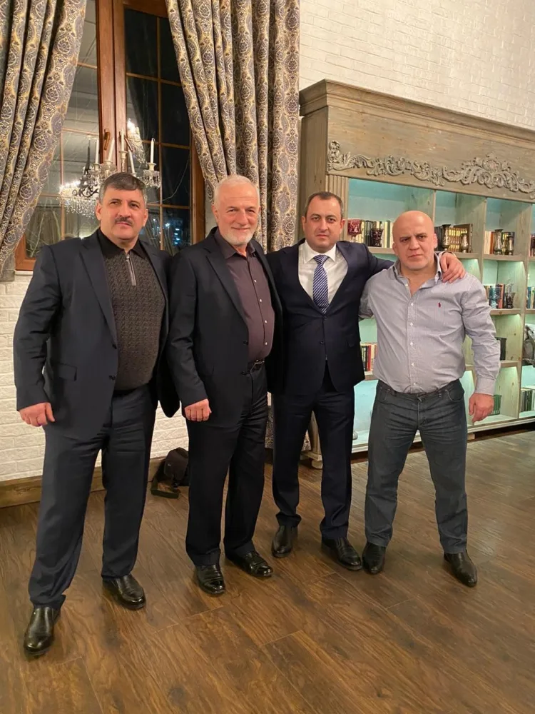 Məşhurlar Adil Əliyevi belə təbrik etdilər