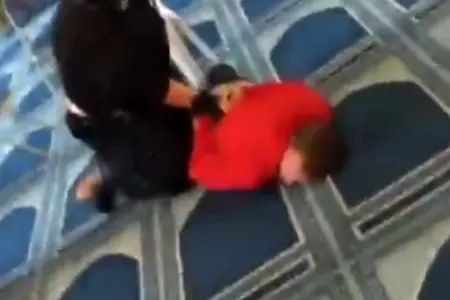 Londonda məscidə namaz qılarkən bıçaqladılar - -Fotolar