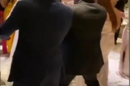 Azərbaycanlı qız afrikalı oğlana ərə getdi - Bəy gəlini dollar yağışına tutdu - VİDEO