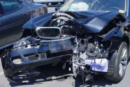 Mühafizəçi “BMW”ni qaçırıb - QƏZA TÖRƏTDİ