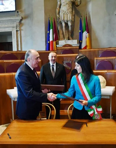 Prezident İlham Əliyev Roma şəhərinin meri ilə GÖRÜŞDÜ - FOTOLAR