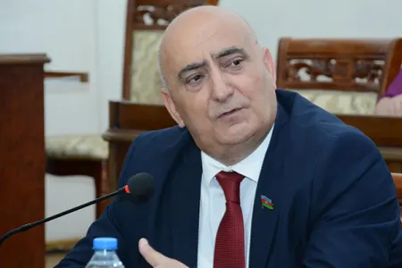 Dairə sədri Musa Qasımlının bacanağı imiş...