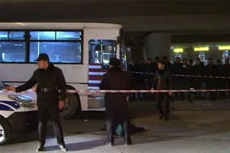 Bakıda sərnişin avtobusu qəzaya uğrayıb, xəsarət alanlar var