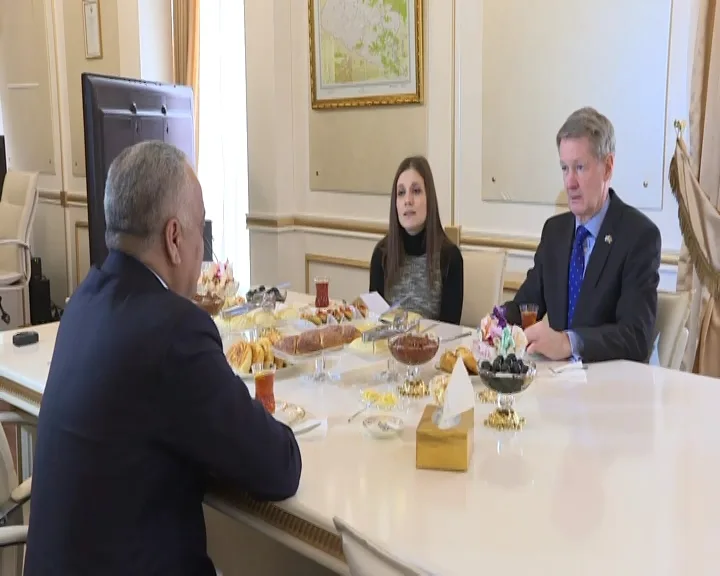 Britaniya səfiri Qubada - FOTO