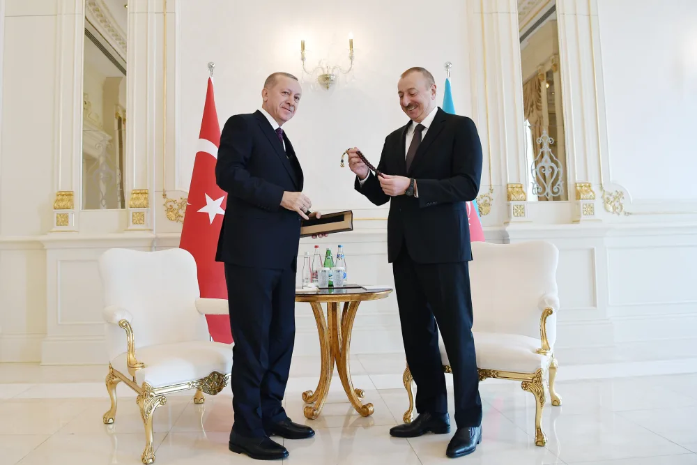 Ərdoğandan İlham Əliyevə hədiyyə - GÜNÜN FOTOSU