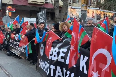 Xocalı soyqırımı ilə bağlı İstanbulda yürüş keçirildi - -VIDEO