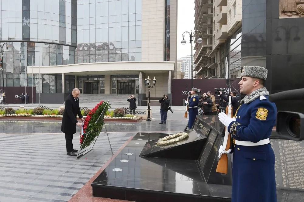 Prezident və xanımı Xocalı abidəsini - ZİYARƏT ETDİ - FOTO- VIDEO - YENİLƏNDİ-2