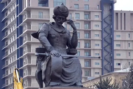 Nazir Xətainin Bakıdakı heykəlinin köçürülməsinə - MÜNASİBƏT BİLDİRDİ
