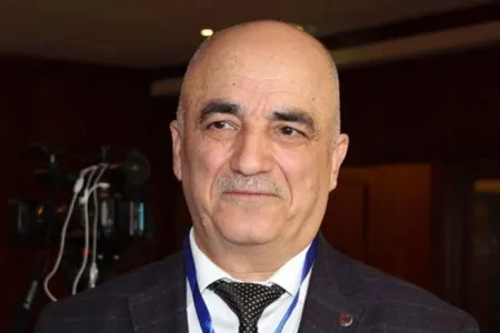 "Bu xəstəliyə daha çox immuniteti zəif olan və yaşlı insanlar yoluxurlar"- - BAŞ İNFEKSİONİST