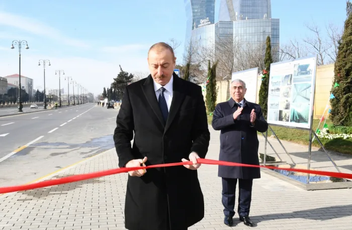 Prezident yeraltı piyada keçidinin açılışında - FOTOLAR