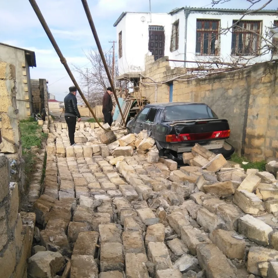 Güclü külək minə yaxın evi - QAZSIZ QOYDU - FOTO
