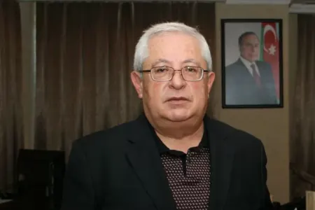 İcra başçısı 80 manata eşşək südünü satırmış