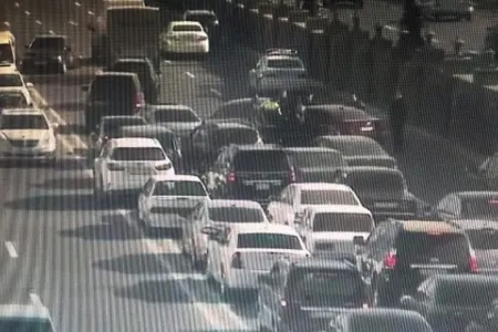 Bakının ən böyük prospektində - SIXLIQ YARANDI