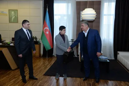 Azad Rəhimov qalib şahmatçı ilə - GÖRÜŞDÜ - FOTO