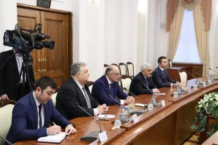 Rövnəq Abdullayev Belarusun Baş naziri ilə görüşüb