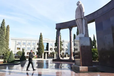 İlham Əliyev Şəmkir rayonuna səfərə getdi - FOTO