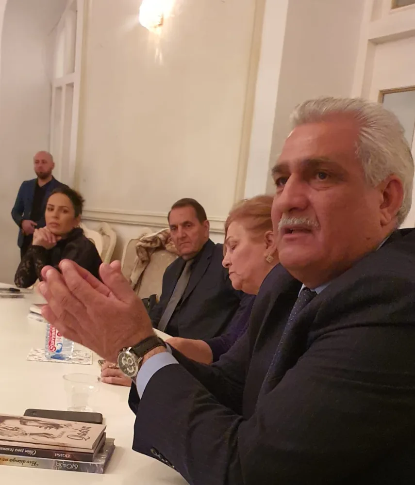 ElGüSelin kitablarının təqdimatı baş tutub - FOTOLAR