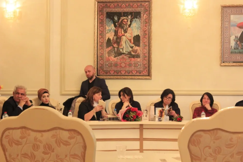 ElGüSelin kitablarının təqdimatı baş tutub - FOTOLAR