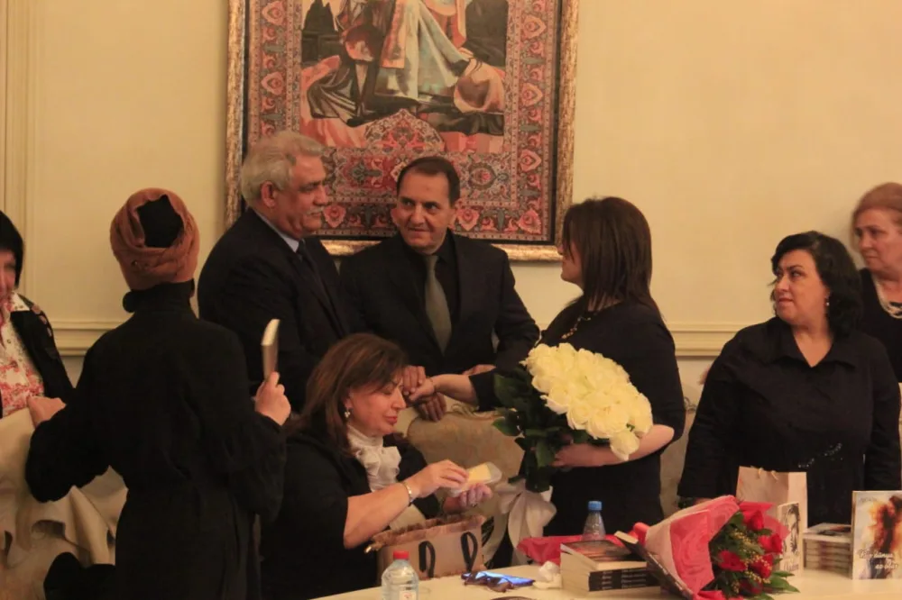 ElGüSelin kitablarının təqdimatı baş tutub - FOTOLAR