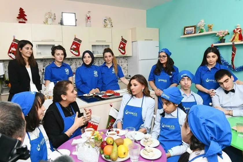 “Mənə bayram təbriklərini çatdıran bütün balaca soydaşlarımızı bağrıma basıram” - Mehriban Əliyeva