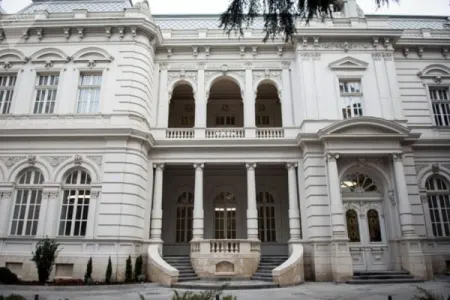 Gürcüstan Prezident Administrasiyası fəaliyyətini məhdudlaşdırdı