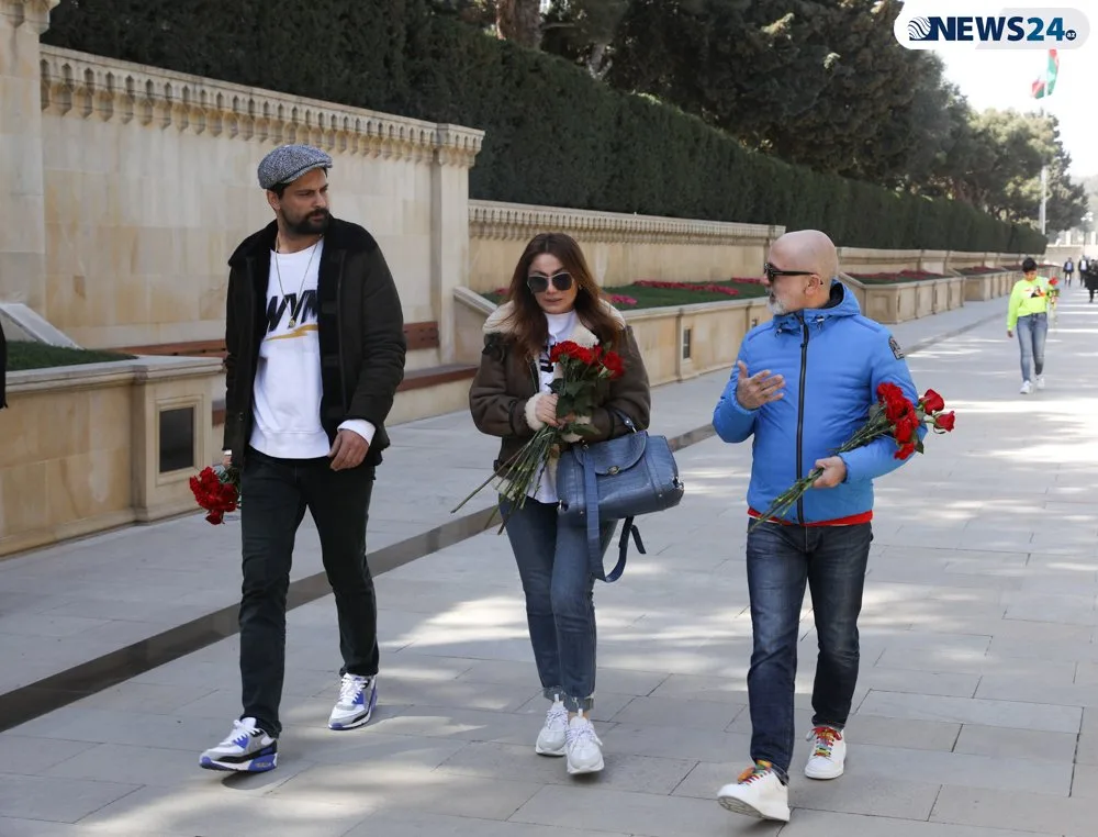 Ruhi Əliyeva, Onur Tuna və Durul Bazan Fəxri Xiyabanda - FOTO - VİDEO