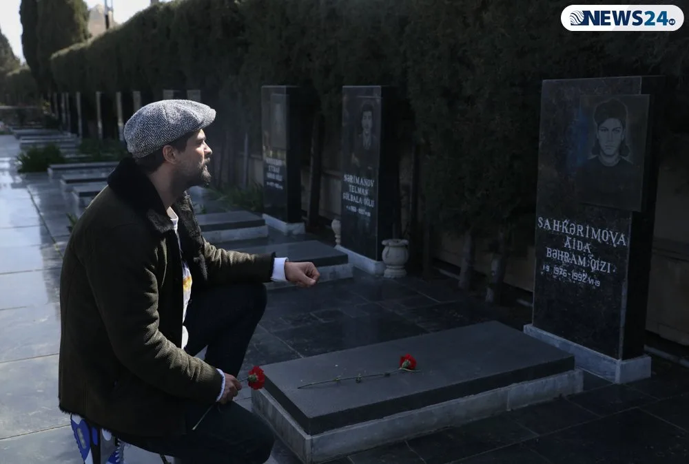 Ruhi Əliyeva, Onur Tuna və Durul Bazan Fəxri Xiyabanda - FOTO - VİDEO