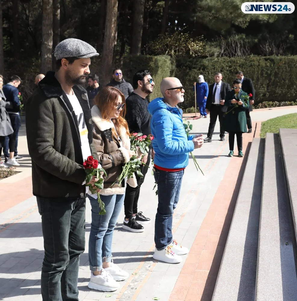 Ruhi Əliyeva, Onur Tuna və Durul Bazan Fəxri Xiyabanda - FOTO - VİDEO