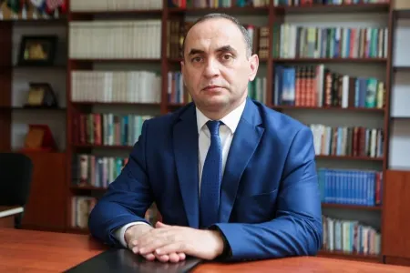 Azərbaycanda rektor işdən - ÇIXARILDI