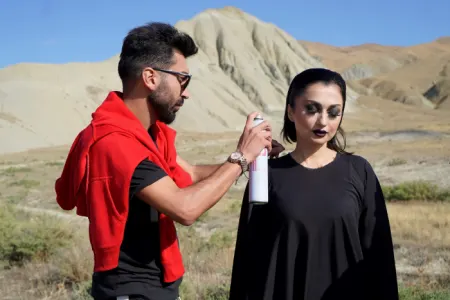 Bəstəkar-müğənnidən qadınlara hədiyyə - FOTO - VİDEO