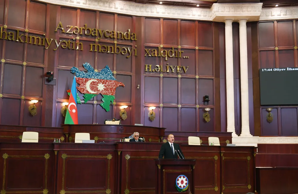 Prezident Milli Məclisdə - FOTOLAR